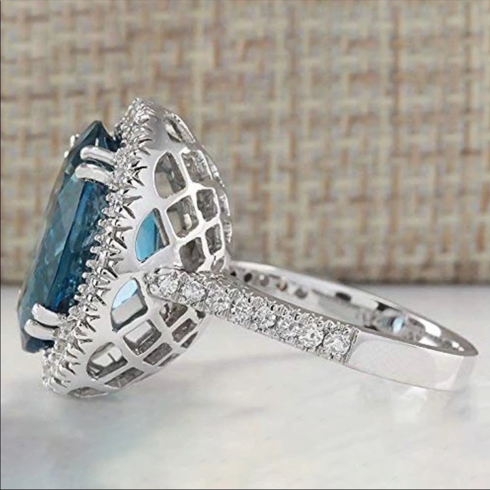 New 925 Silver Big Oval Sapphire Ladies Ring - Picture 6 of 6